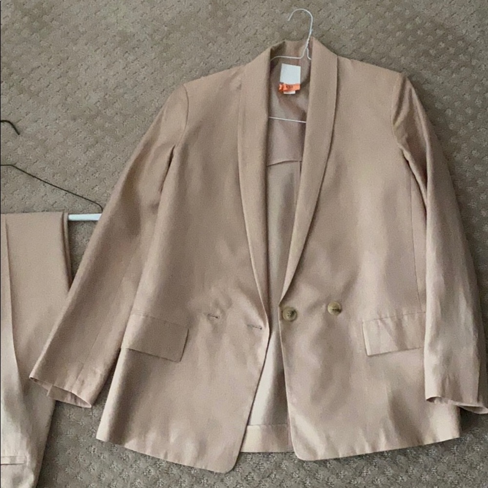 H&M’ Suit